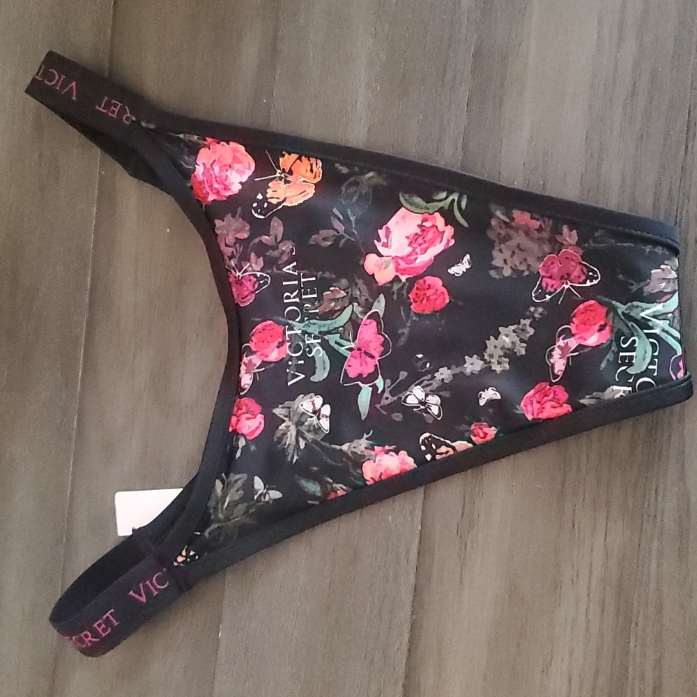VS Brazilian floral bottom